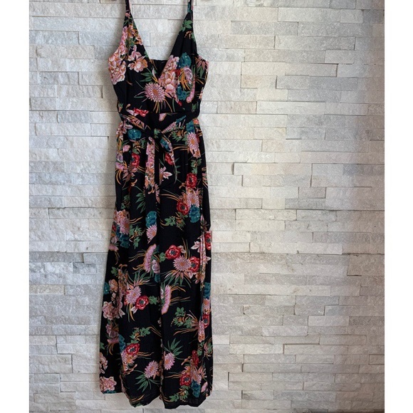 Black Spaghetti Strap Floral Jumper - Picture 4 of 5